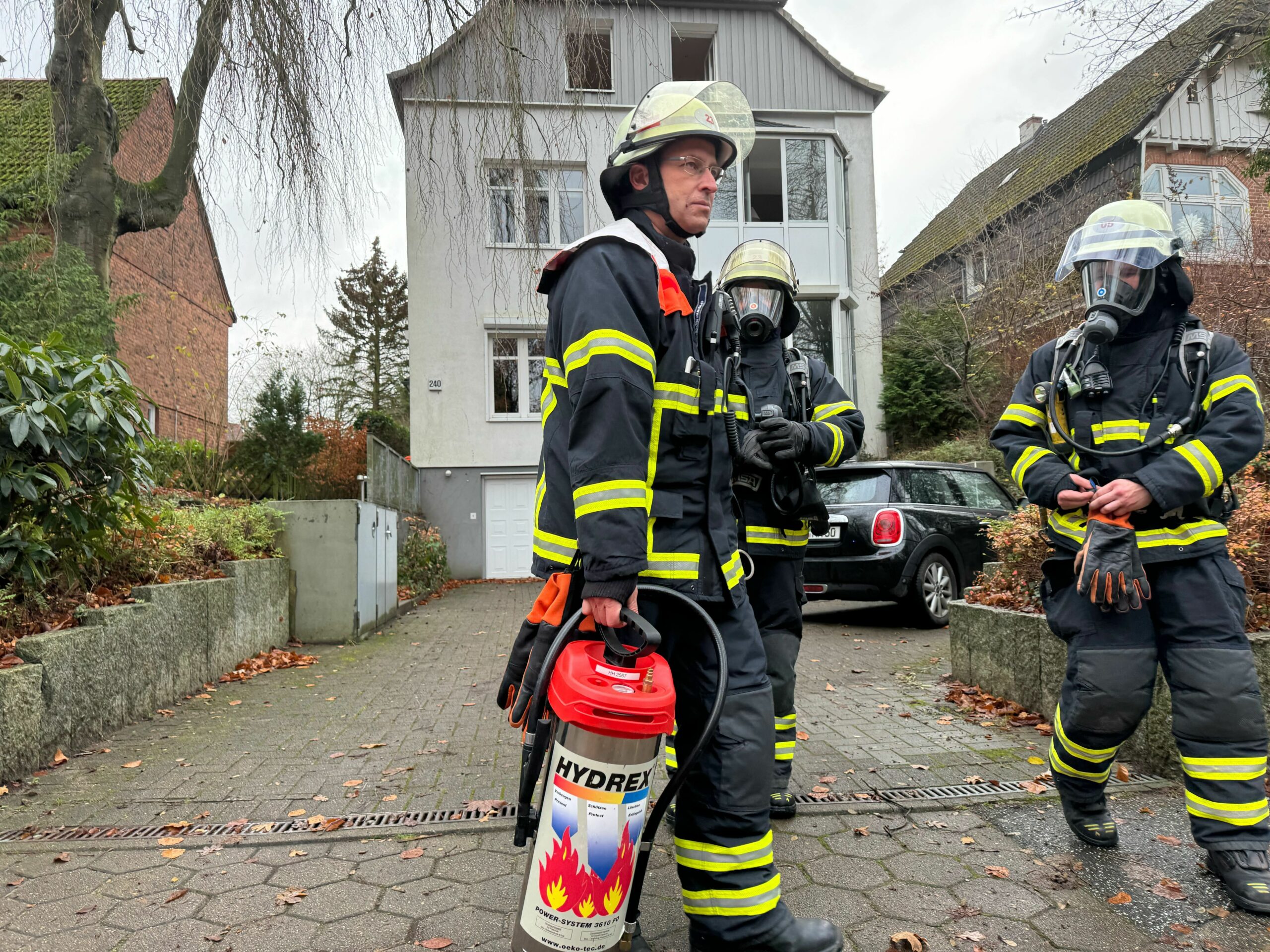 Mit einem Kleinlöschgerät konnte das qualmende Öl abgelöscht werden.