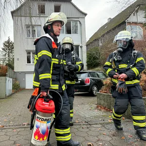 Mit einem Kleinlöschgerät konnte das qualmende Öl abgelöscht werden.