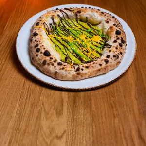 Kann das schmecken? Dubai-Pizza gibt es bei „60 Seconds to Napoli“.