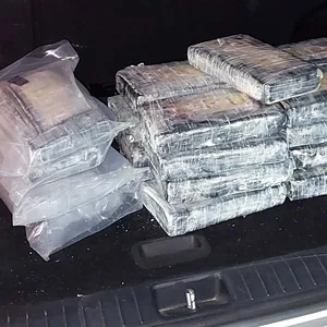 Routinekontrolle auf der A7 im Norden endet für Pärchen in U-Haft. Sie hatten 21 Kilogram Koks im Kofferraum
