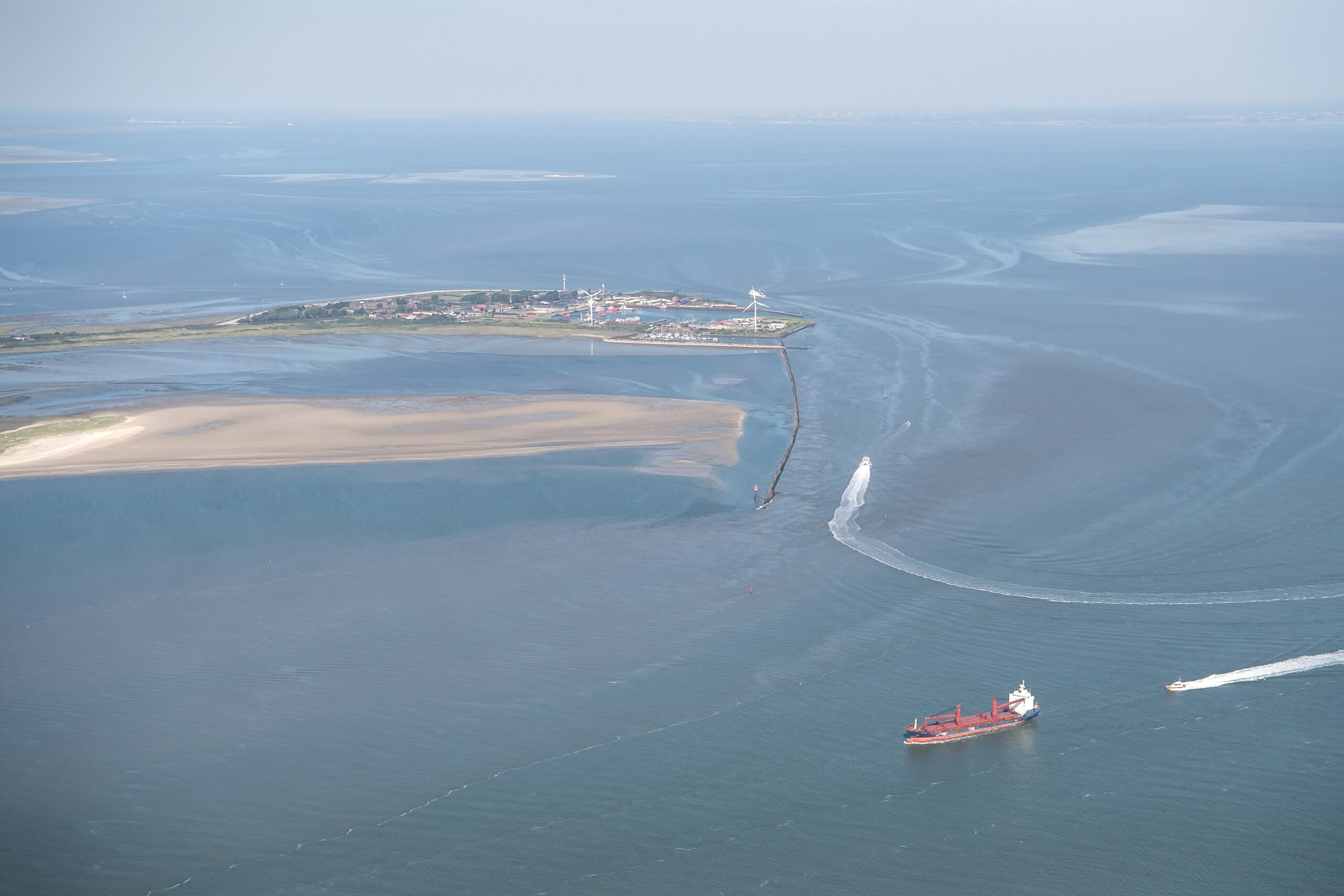 Bei Überwachungsflügen über der Nord- und Ostsee haben Experten im vergangenen Jahr mit einer besseren Technik mehr Umweltverschmutzungen festgestellt (Archivbild).