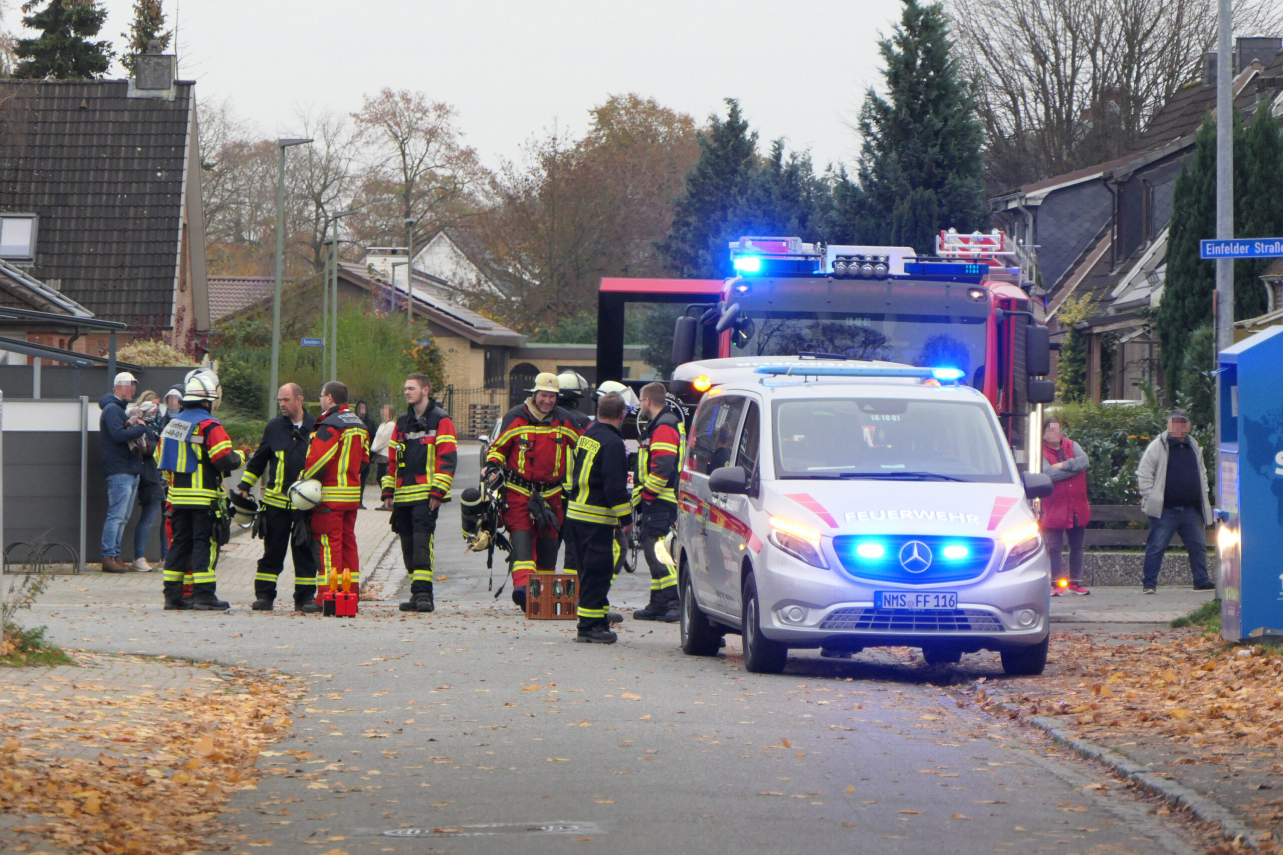 In Neumünster fanden Einsatzkräfte der Feuerwehr am Sonntagnachmittag einen toten 73-Jährigen.