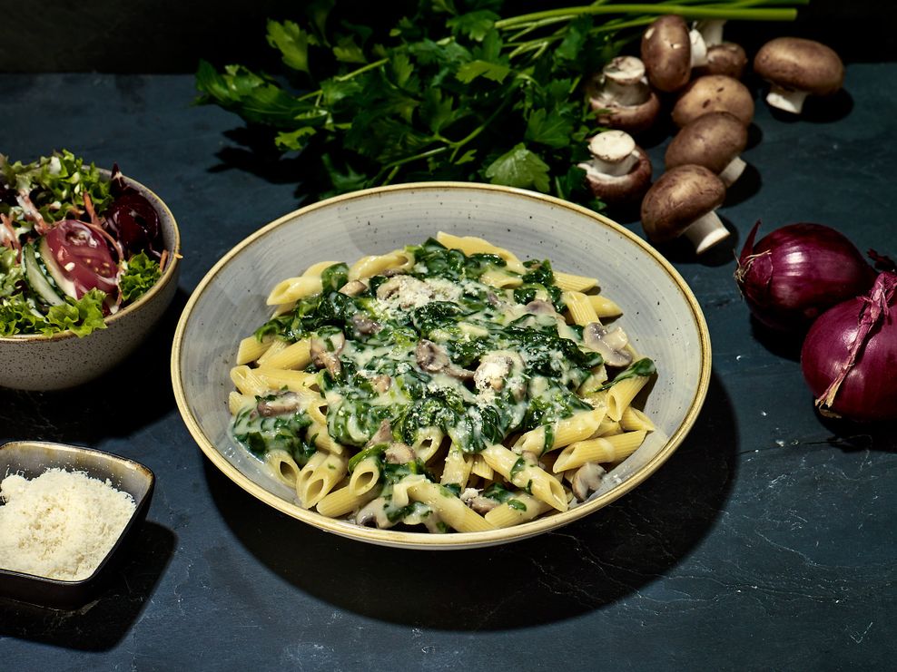 Penne Blattspinat im Schweinske Bergedorf