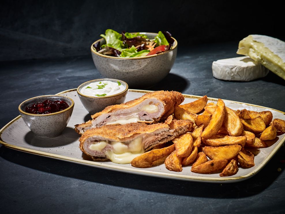 Schnitzel BertVeggie Burger im Schweinske Bergedorf