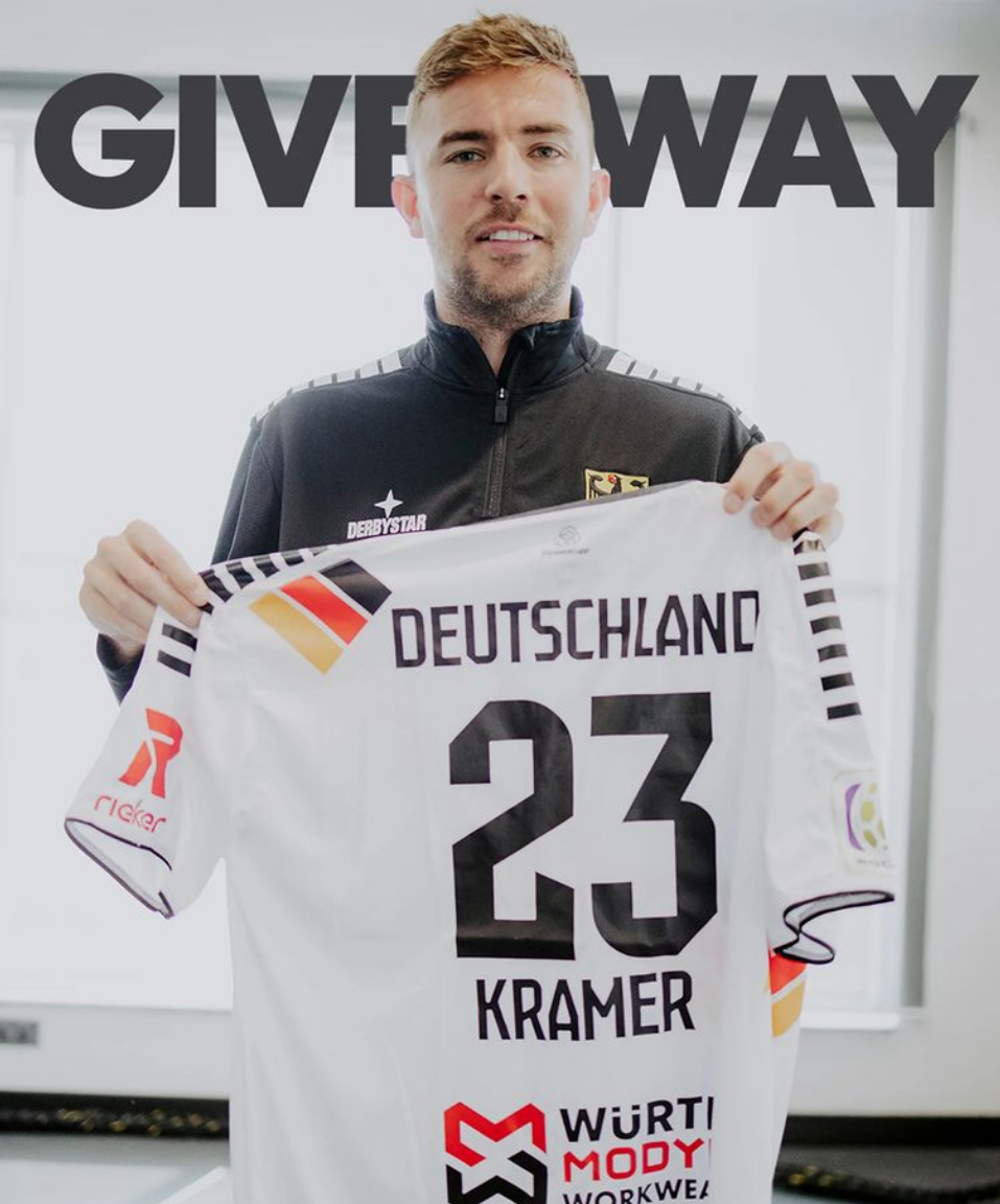 Christoph Kramer zeigt sein neues Nationaltrikot