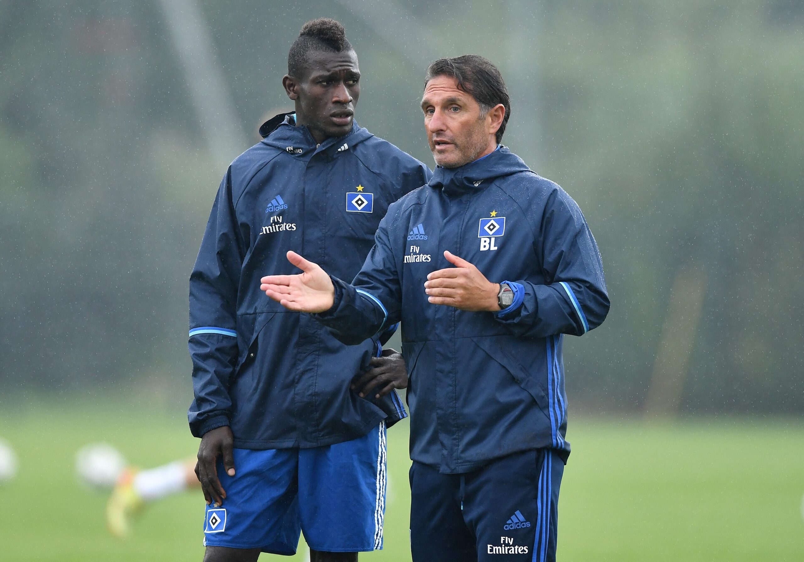 Bakery Jatta neben HSV-Trainer Bruno Labbadia