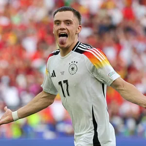 Florian Wirtz bejubelt sein Tor gegen Spanien