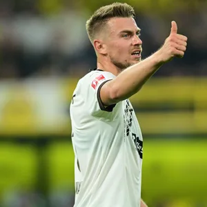 Hauke Wahl mit Daumen nach oben