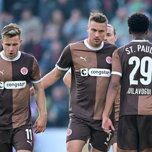 Johannes Eggestein, Hauke Wahl und Morgan Guilavogui sind enttäuscht