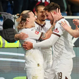 St. Pauli bejubelt das 2:0 in Hoffenheim
