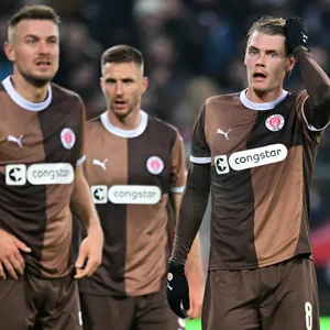 Hauke Wahl, Karol Mets und Eric Smith