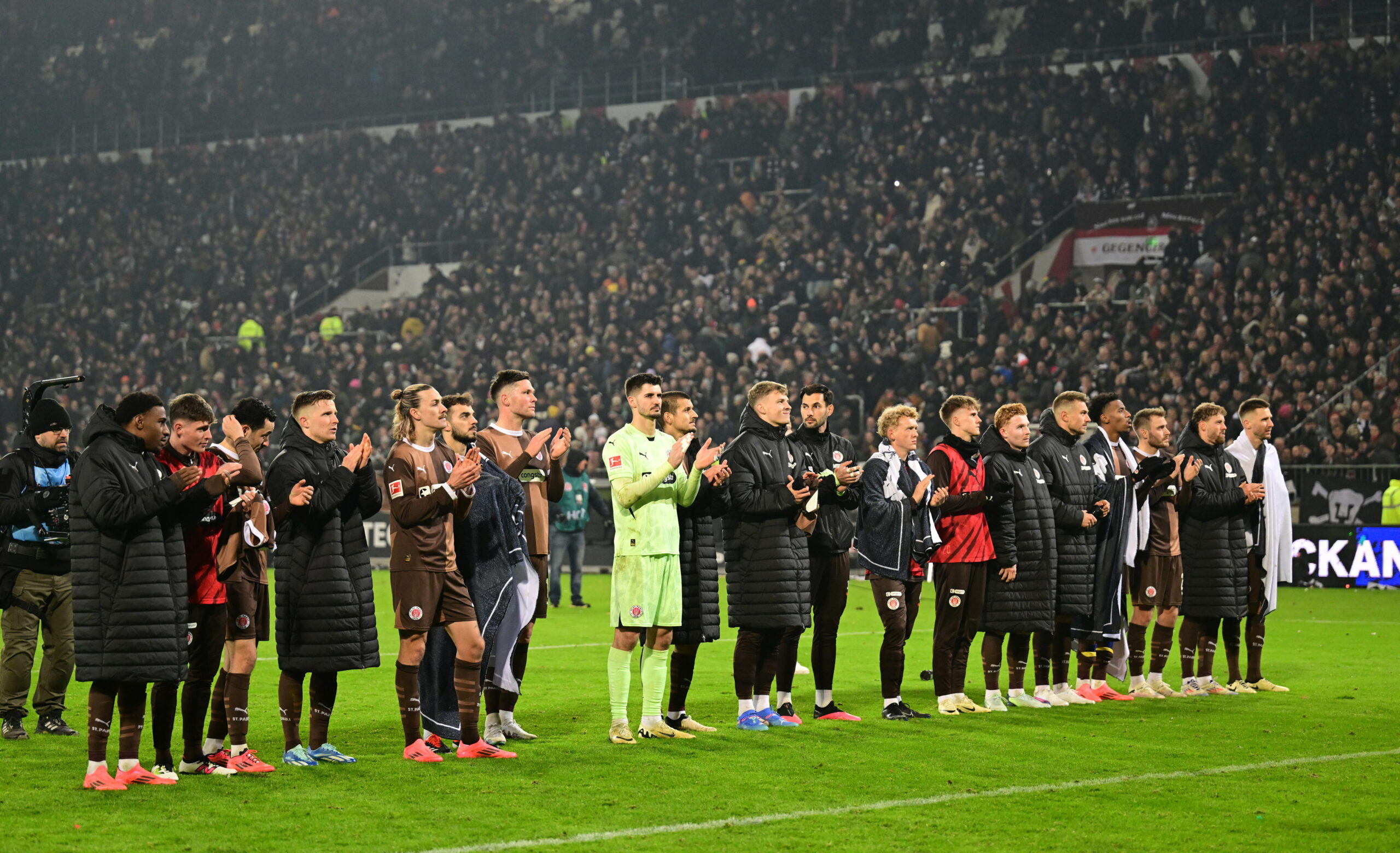 St. Pauli-Profis bedanken sich bei den Fans