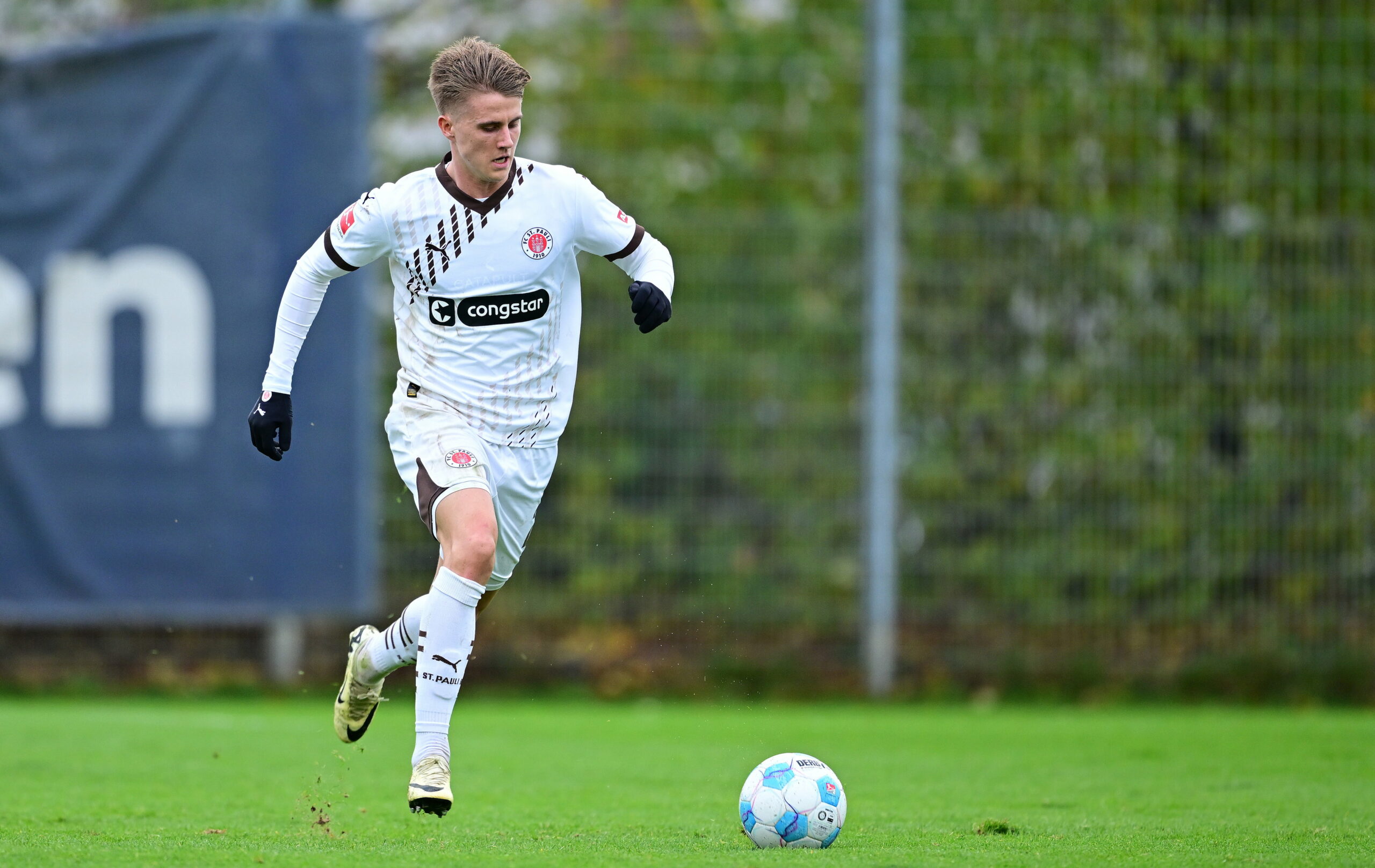 Erik Ahlstrand im Testspiel bei Eintracht Braunschweig