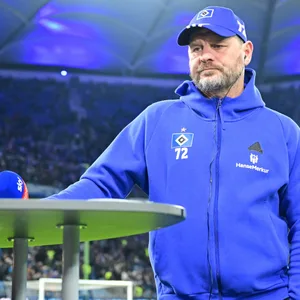 Steffen Baumgart am Sky-Mikrofon