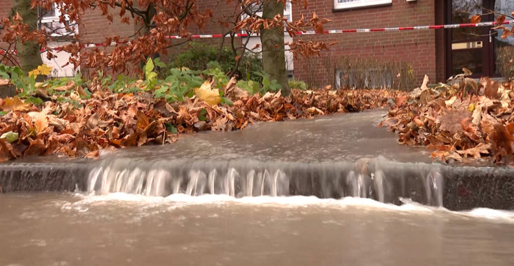 Wasserrohrbrüche an der Stadtgrenze – Bewohner ohne Wasser