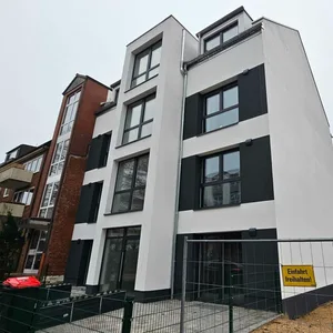 In diesem Gebäude an der Morewoodstraße wurde auf Wohnungsportalen eine 20-Quadratmeter Wohnung für 1110 Euro angeboten.