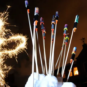 Für das Zünden von Feuerwerk ist Vorsicht geboten: Laut DWD werden Sturmböen erwartet.