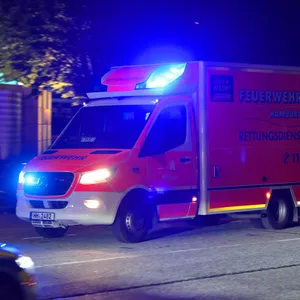 Ein Rettungswagen im Einsatz (Symbolbild)
