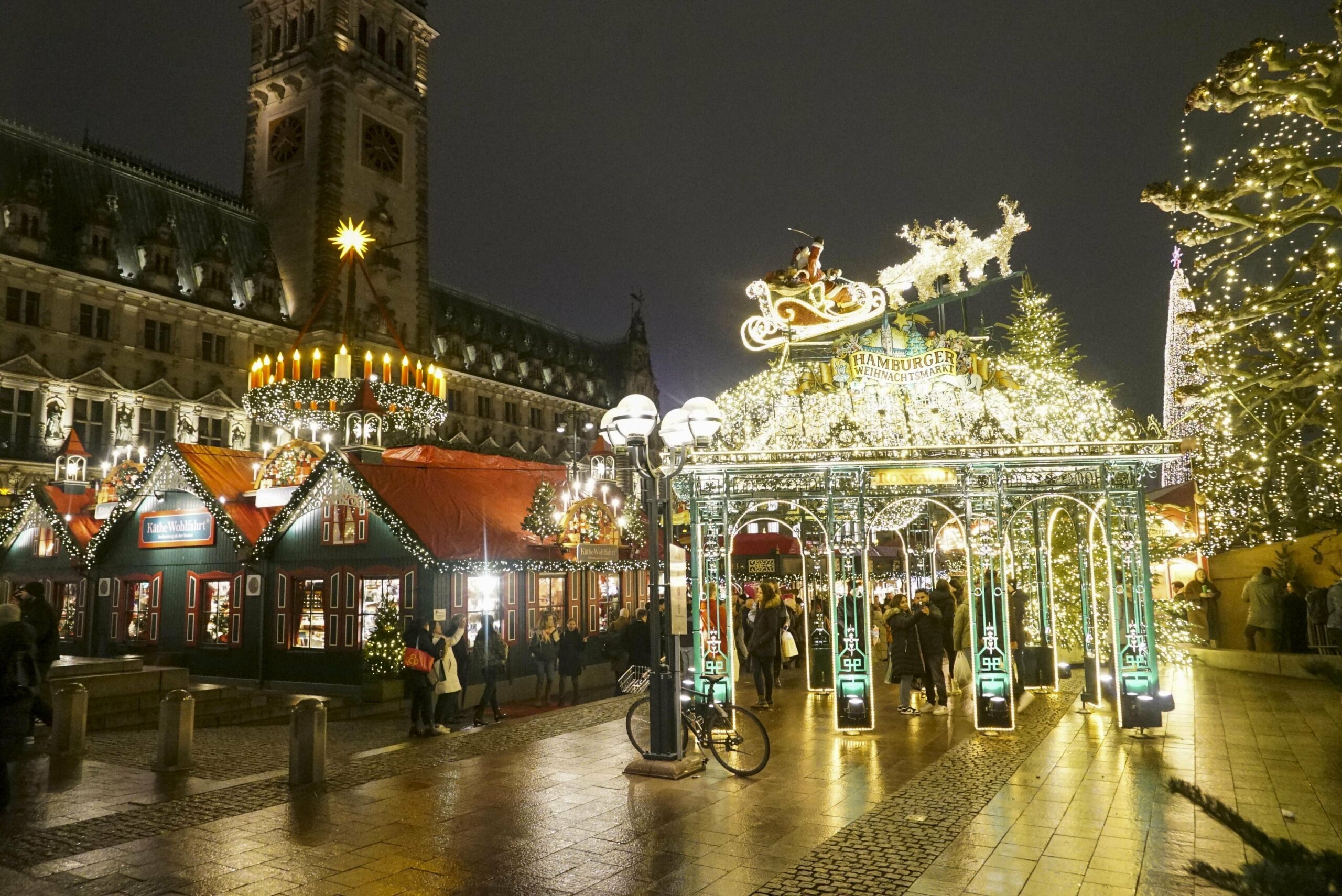 Der Hamburger Weihnachtsmarkt am Rathaus