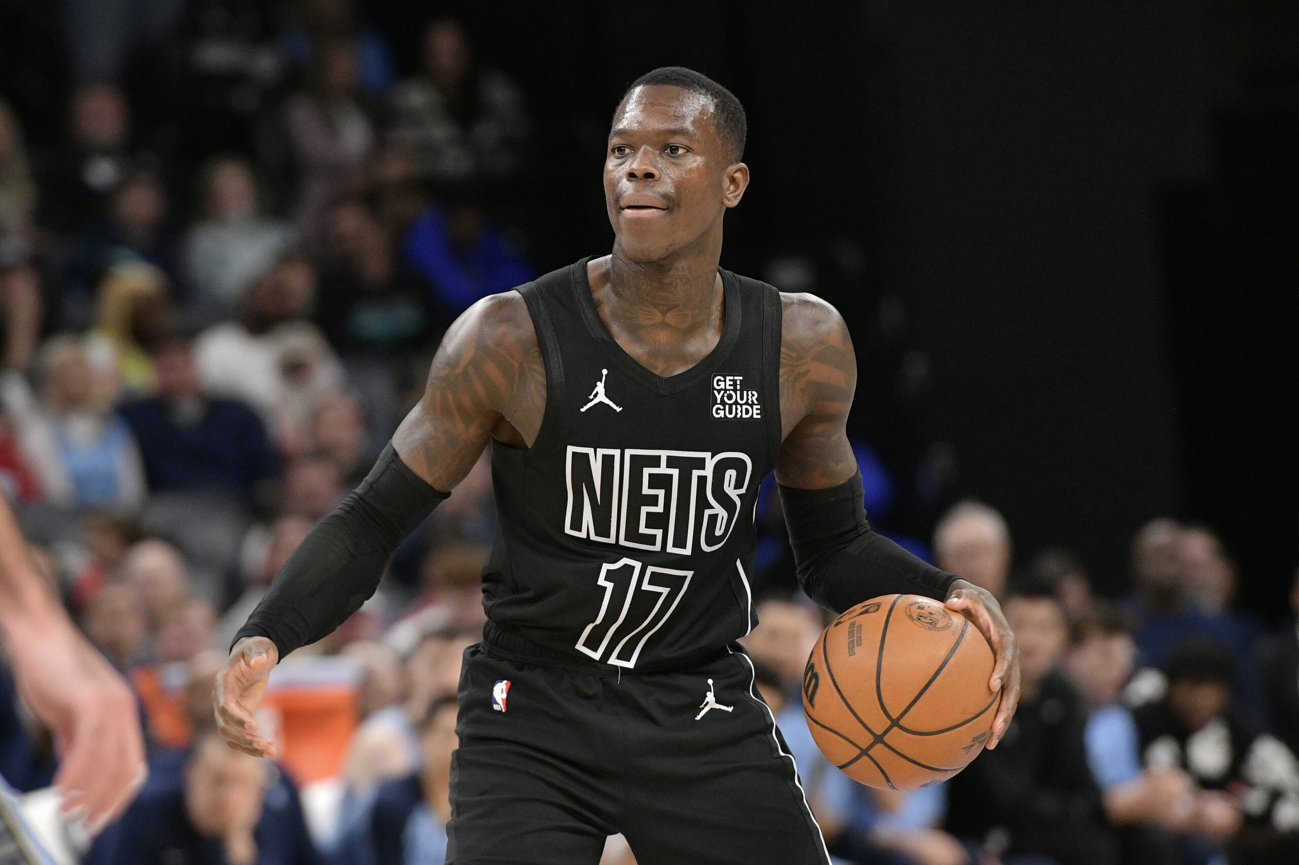 Dennis Schröder im Trikot der Brooklyn Nets