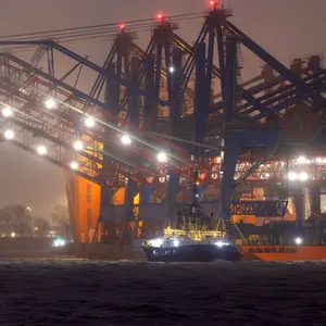 Containerbrücken für den Hamburger Hafen