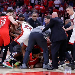 Rudelbildung beim Spiel Houston Rockets gegen Miami Heat