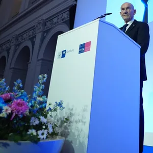 Norbert Aust, Präses der Handelskammer Hamburg, spricht während der Versammlung Ehrbarer Kaufleute (VEEK) in der Handelskammer.
