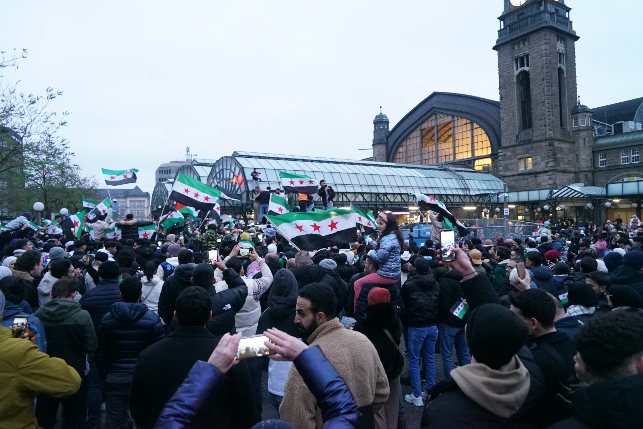 Syrer demonstrieren in Hamburg