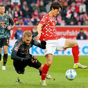 Jae-Sung Lee setzt sich gegen Konrad Laimer durch