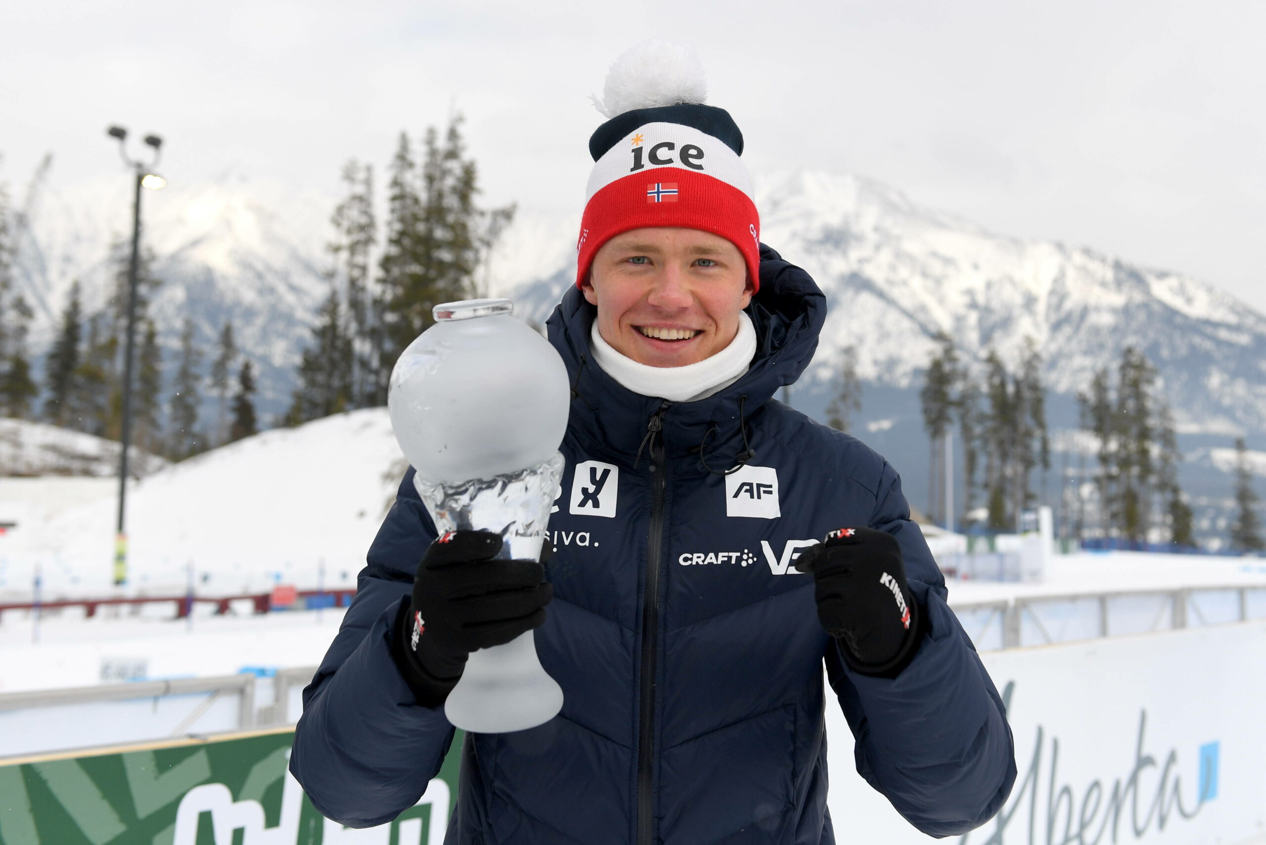 Martin Uldal jubelt mit Pokal