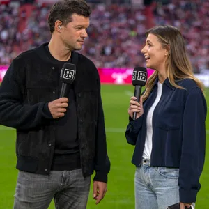 Michael Ballack und Laura Wontorra im Gespräch