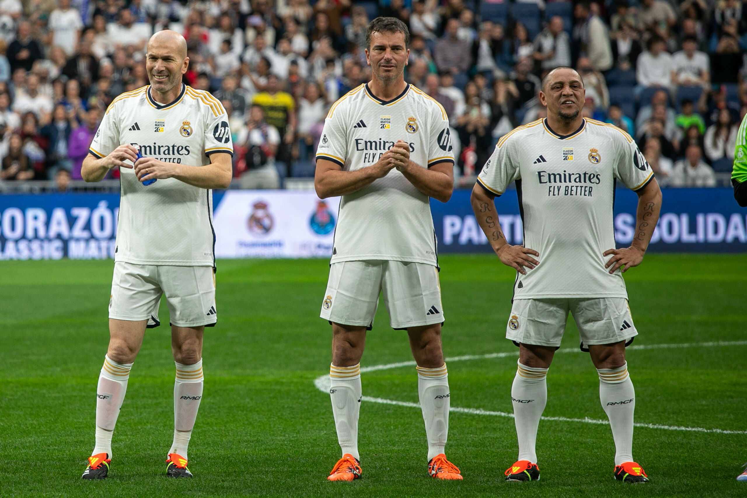 Die Real-Madrid-Legenden Zinedine Zidane, Paco Pavon und Roberto Carlos