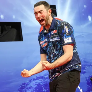 Luke Humphries bejubelt einen Sieg
