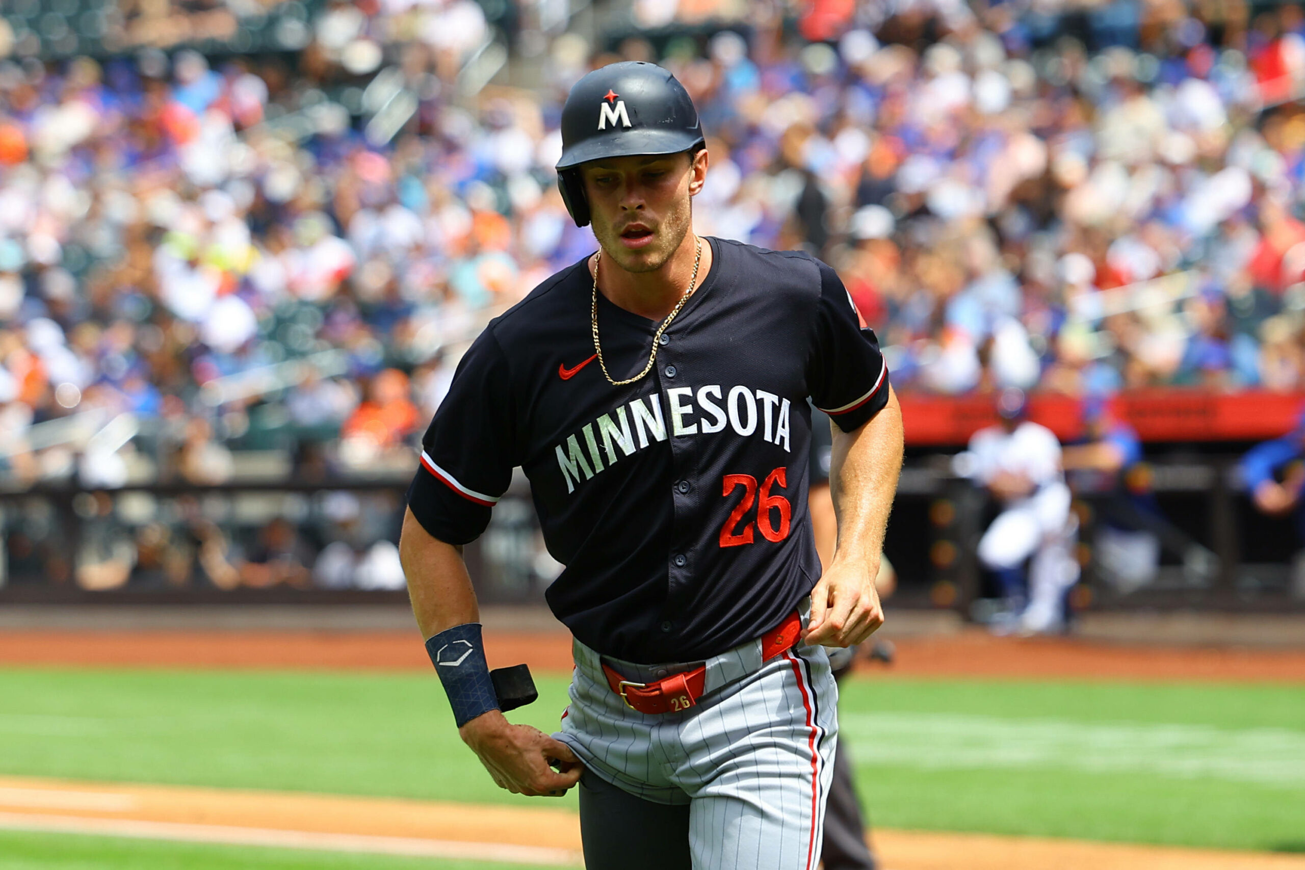 Max Kepler läuft über das Baseball-Feld