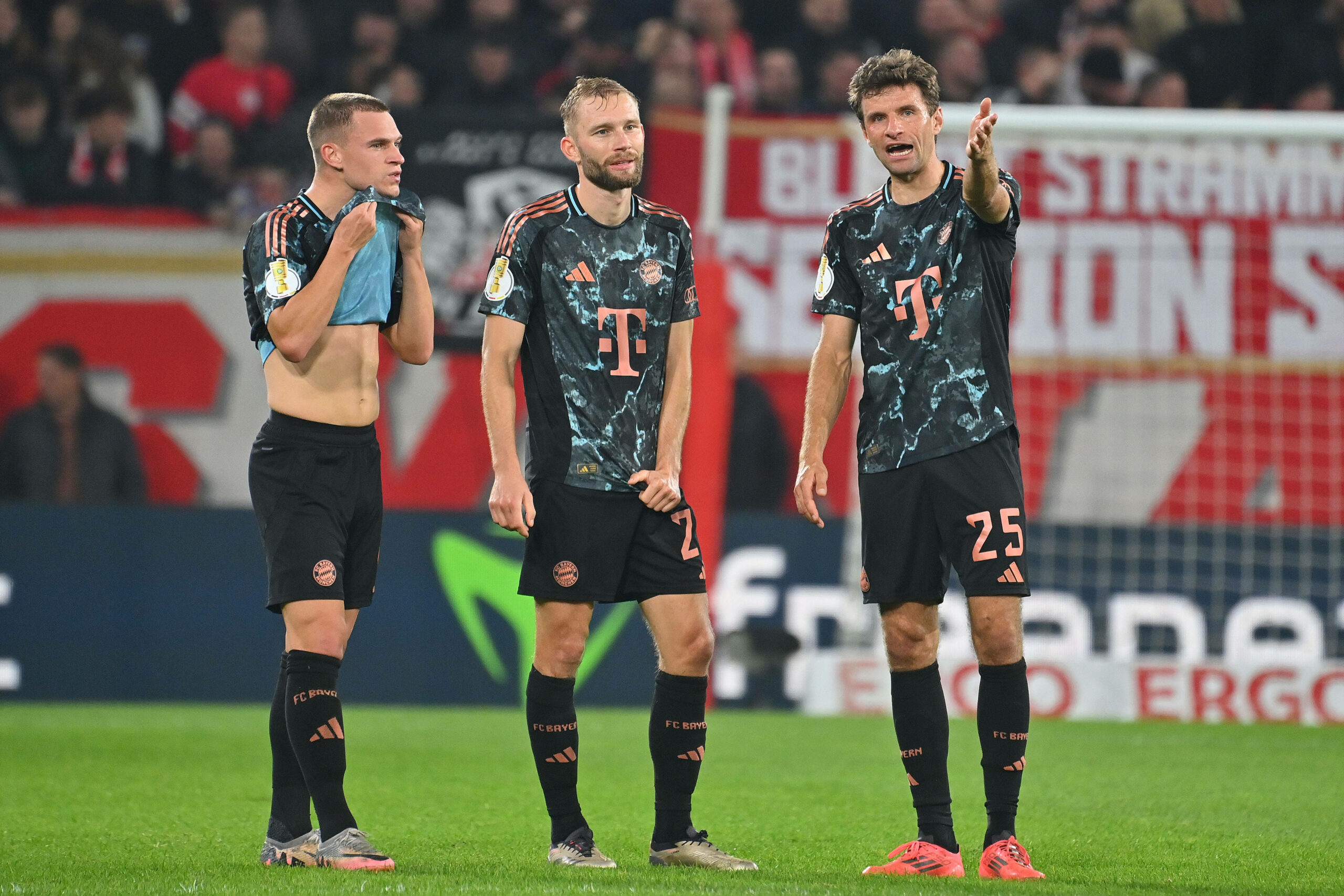 Joshua Kimmich, Konrad Laimer und Thomas Müller