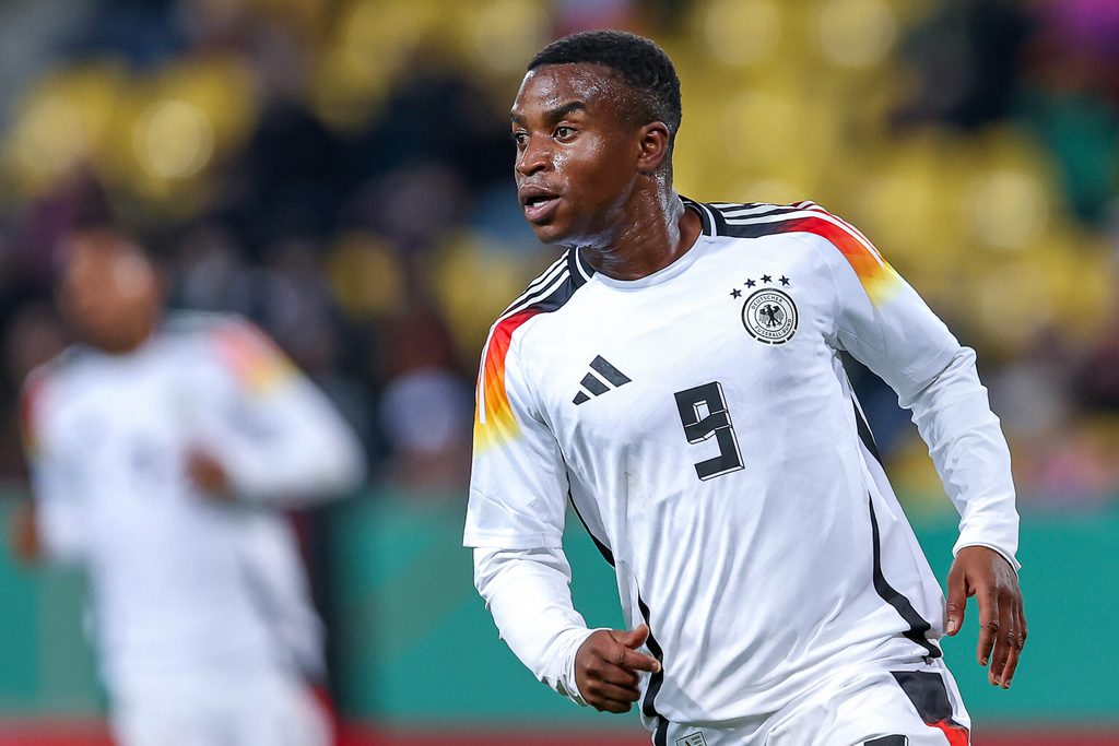 Youssoufa Moukoko im Trikot der deutschen U21 -Nationalmannschaft