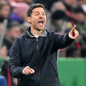 Xabi Alonso an der Seitenlinie