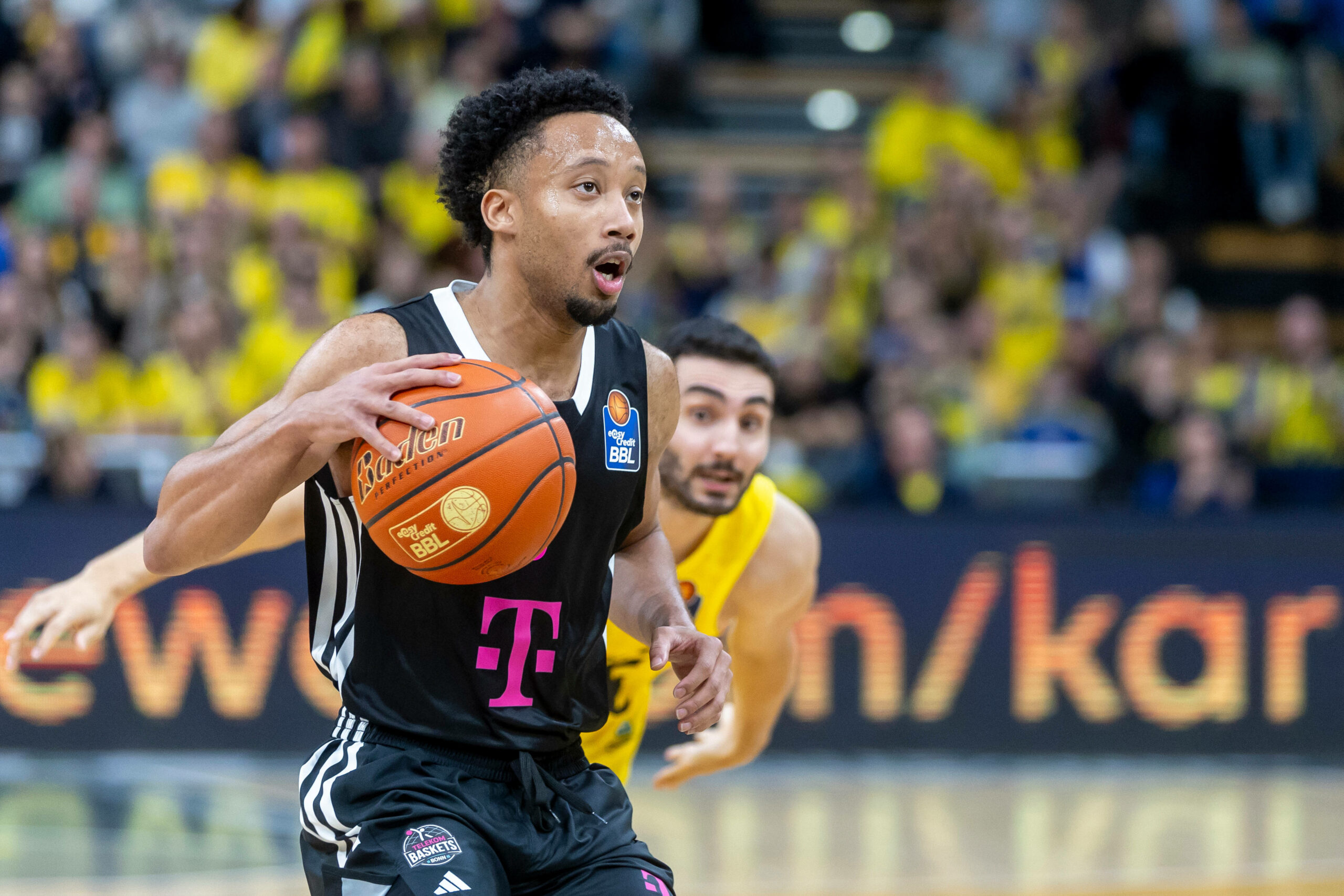 Darius McGhee von den Telekom Baskets Bonn im Spiel bei den EWE Baskets Oldenburg