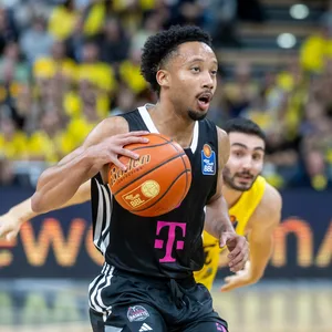 Darius McGhee von den Telekom Baskets Bonn im Spiel bei den EWE Baskets Oldenburg