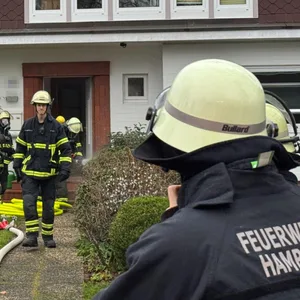 Verpuffung bei Goldschmiedeabeiten in Volksdorf – Frau mit Verbennungen in Klinik
