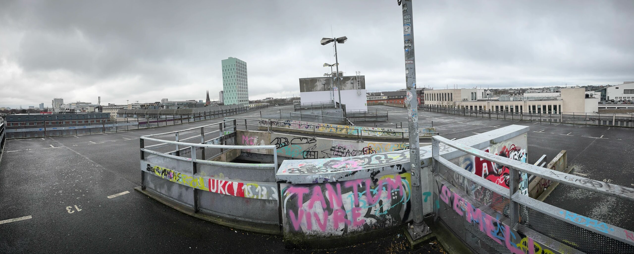 Die Altonaer Bezirkspolitik will das Parkdeck für Veranstaltungen öffnen.