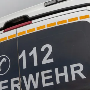 Verzögerungen bei Rettungseinsätzen: Strukturverlagerungen und Personalmangel belasten die Notfallversorgung in Hamburg (Symbolfoto)