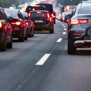 Stau auf einer Autobahn (Symbolbild)
