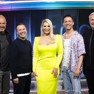 Tim Raue, Frank Rosin, Alexander Kumptner und Alexander Herrmann mit Angelina Kirsch