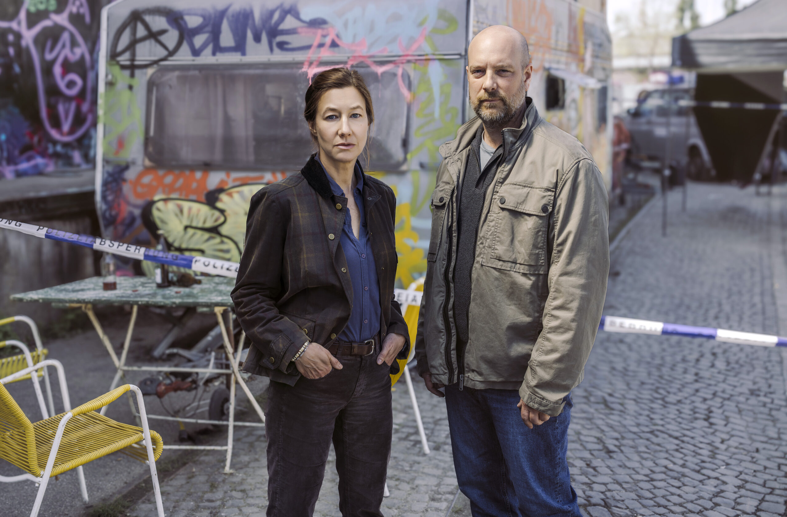 Kriminalhauptkommissarin Cris Blohm (Johanna Wokalek) und Kriminalhauptkommissar Dennis Eden (Stephan Zinner) in einer Szene des Krimis „Polizeiruf 110: Jenseits des Rechts“