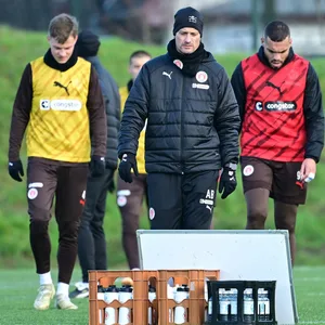 Alexander Blessin ging beim Dienstagstraining vorneweg.