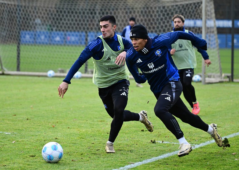 Milad Nejad im Training im Zweikampf mit Ransford Königsdörffer