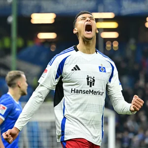 Davie Selke schreit nach einer vergebenen Chance.