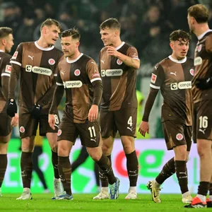 Spieler des FC St. Pauli ärgern sich