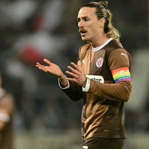 Jackson Irvine guckt ratlos